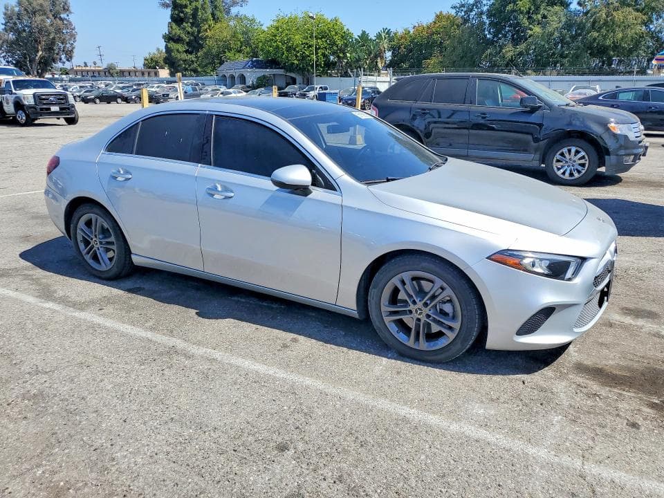 2020 MERCEDES-BENZ A 220 4