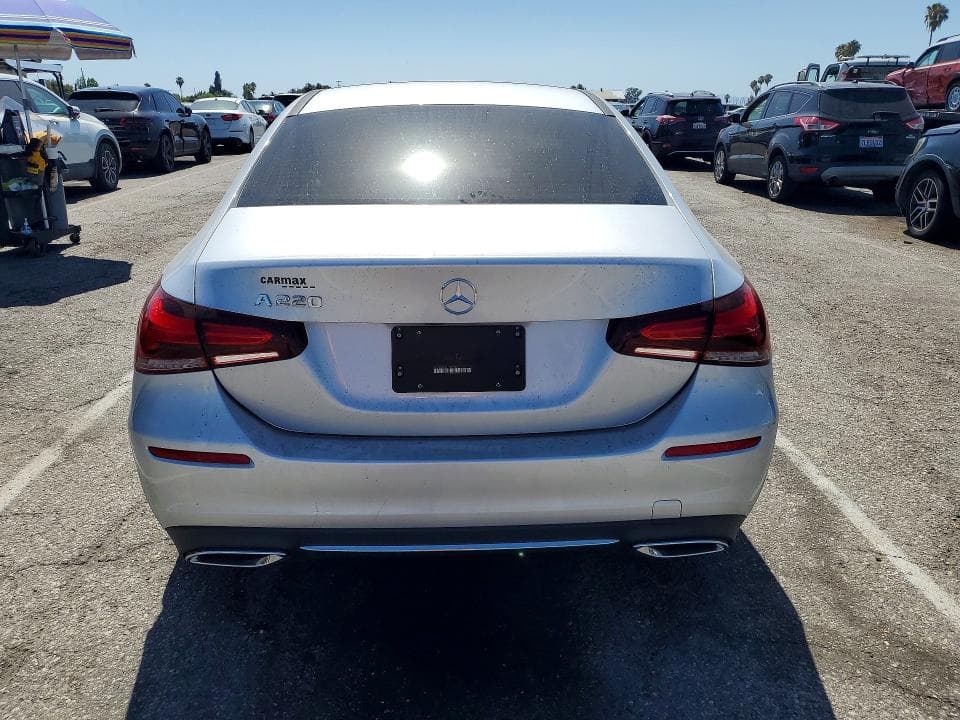 2020 MERCEDES-BENZ A 220 6