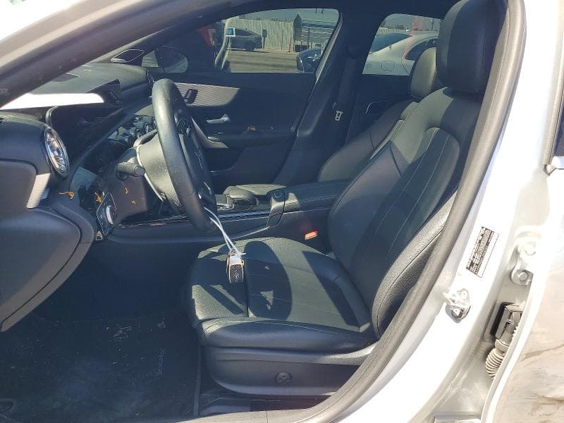 2020 MERCEDES-BENZ A 220 7