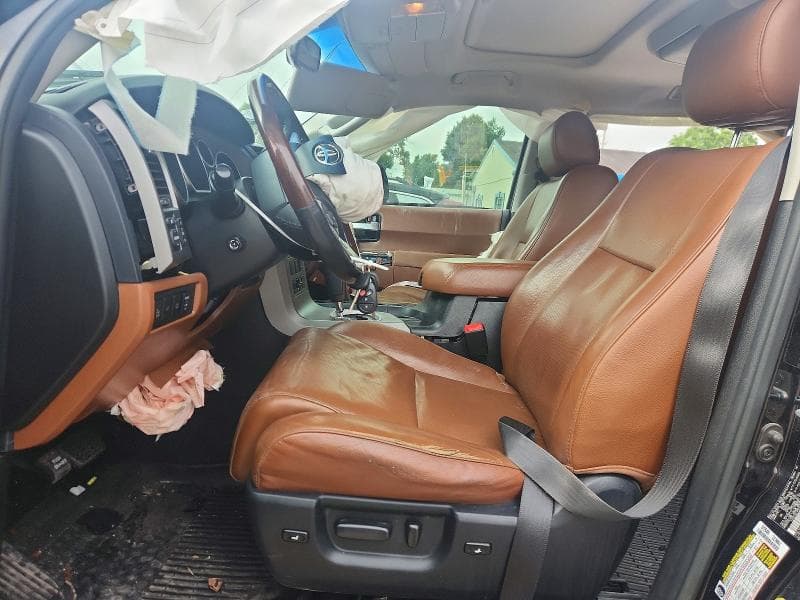 2017 TOYOTA SEQUOIA PLATINUM 7