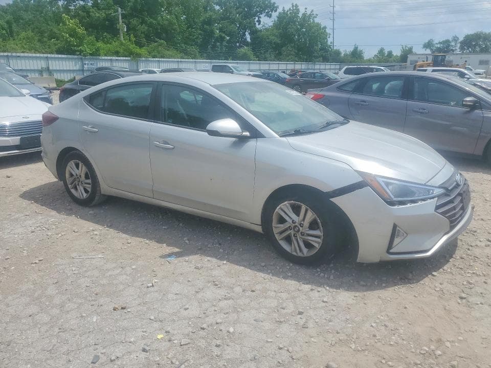 2019 HYUNDAI ELANTRA SEL 4