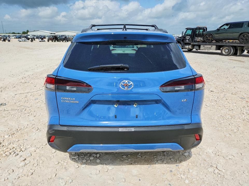 2026 TOYOTA COROLLA CROSS LE LE 6