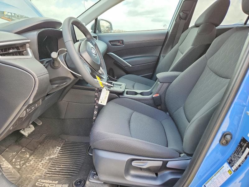2026 TOYOTA COROLLA CROSS LE LE 7