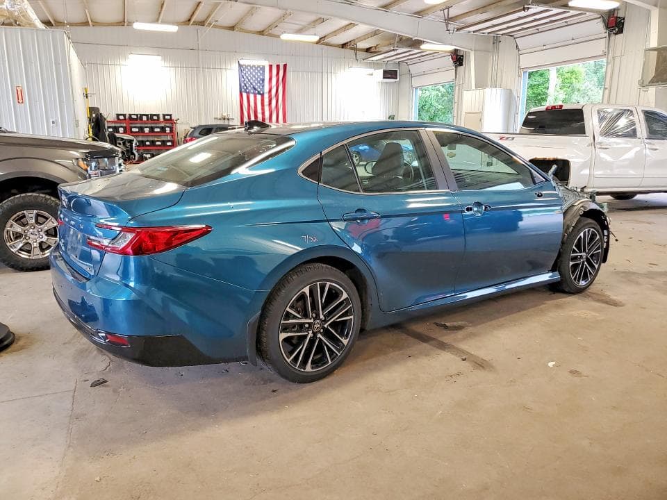 2025 TOYOTA CAMRY XLE XLE 3