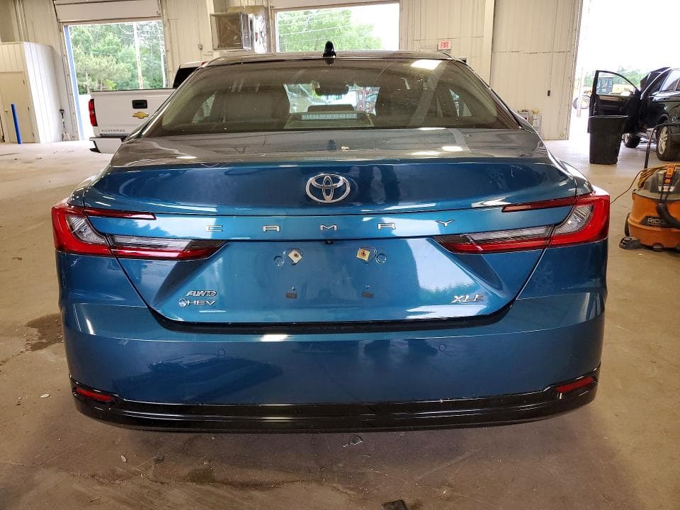 2025 TOYOTA CAMRY XLE XLE 6