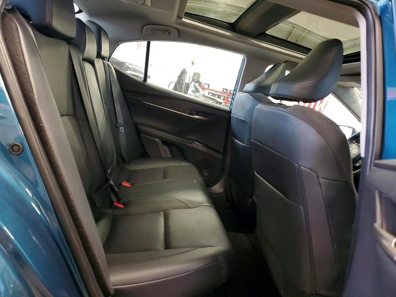 2025 TOYOTA CAMRY XLE XLE 10