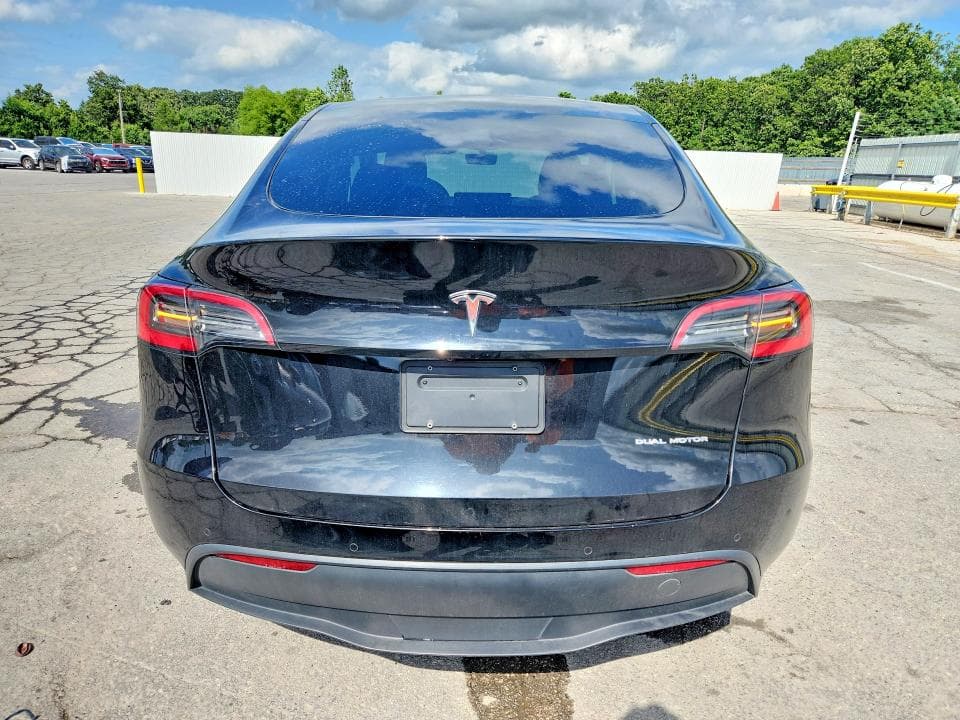 2021 TESLA MODEL Y 6