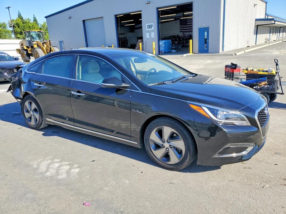 2017 HYUNDAI SONATA HYBRID LIMITED 4
