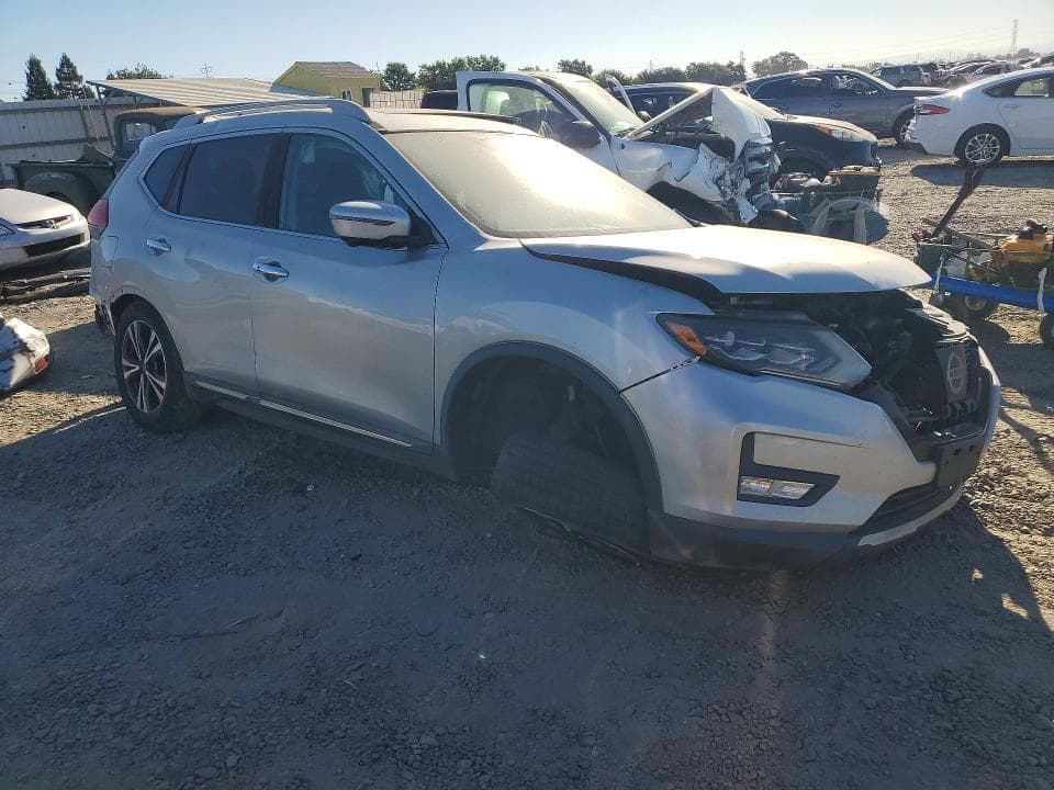 2017 NISSAN ROGUE SL 4