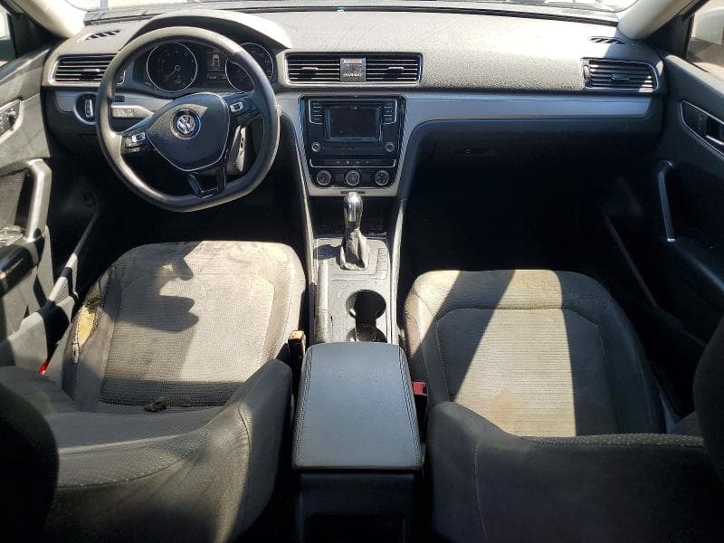 2018 VOLKSWAGEN PASSAT S S 9