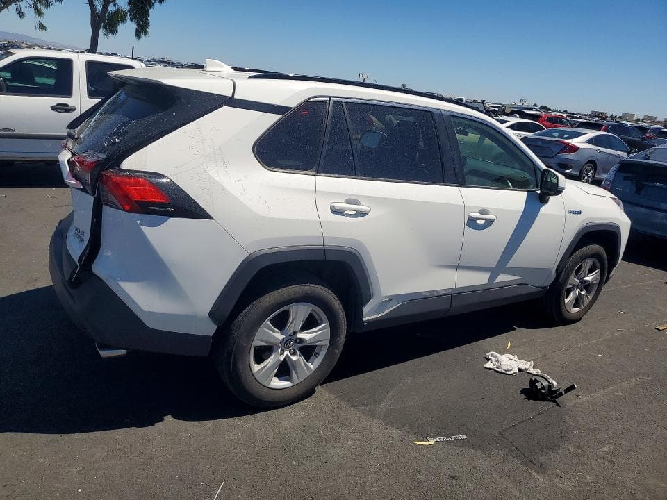 2019 TOYOTA RAV4 HYBRID XLE 3