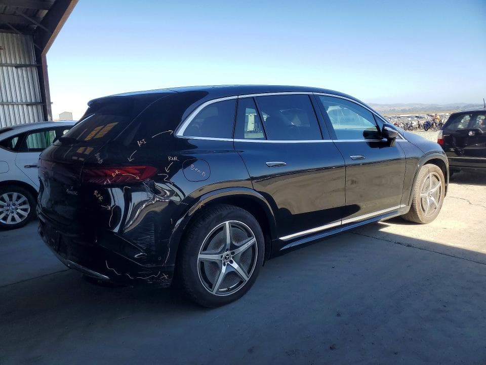 2023 MERCEDES-BENZ EQS SUV 580 4MATIC 3
