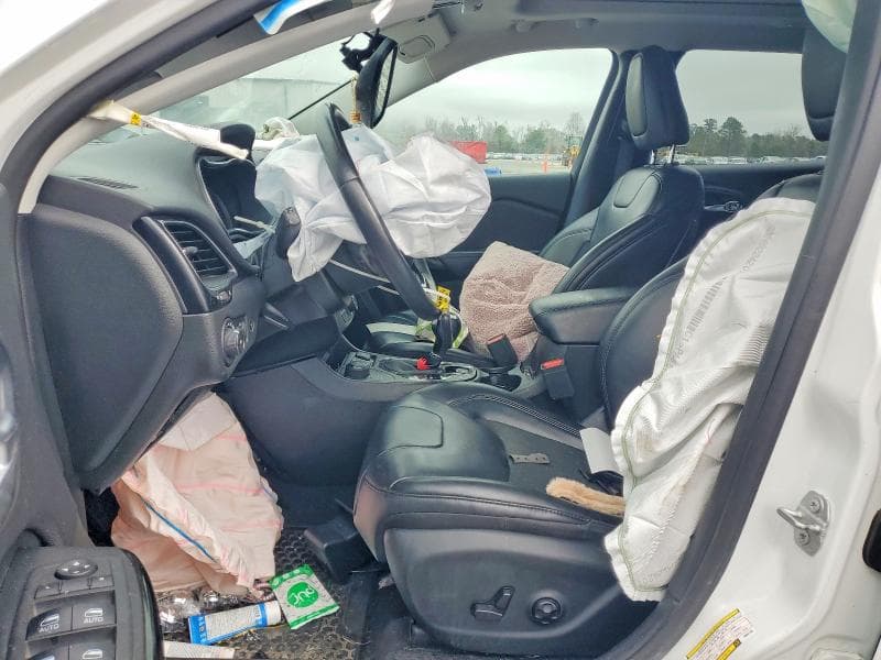 2019 JEEP CHEROKEE LATITUDE PLUS LATITUDE PLUS 8