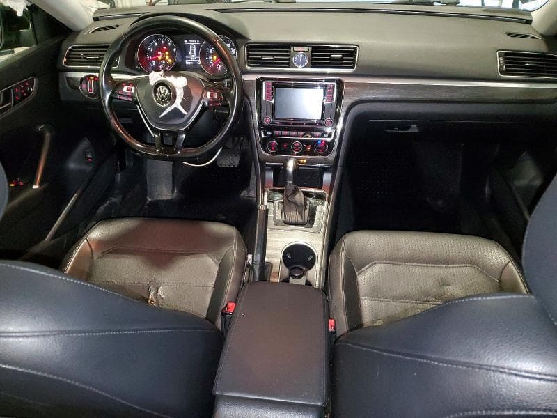 2016 VOLKSWAGEN PASSAT SE SE 8