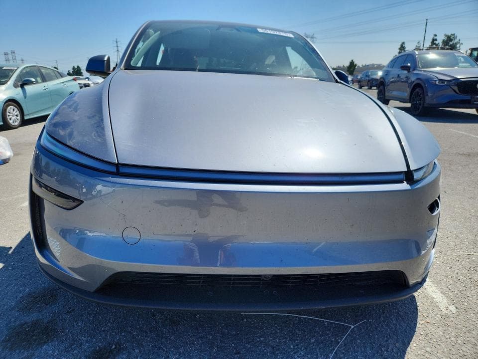 2026 TESLA MODEL Y 5