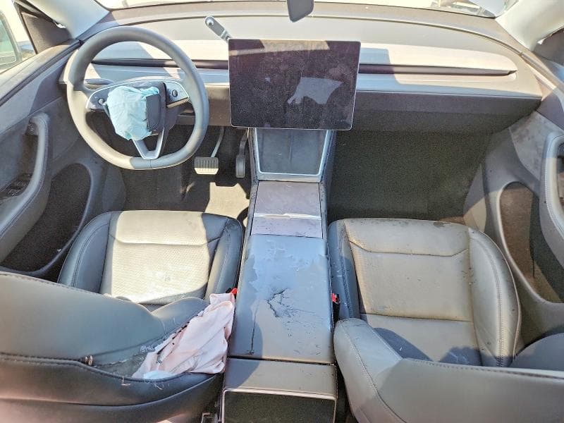 2026 TESLA MODEL Y 8