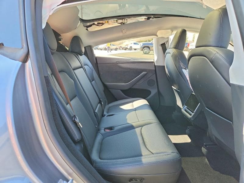 2026 TESLA MODEL Y 10