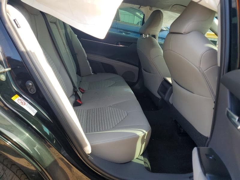 2018 TOYOTA CAMRY SE SE 10