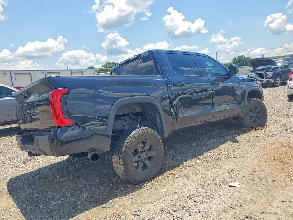 2022 TOYOTA TUNDRA SR5 3