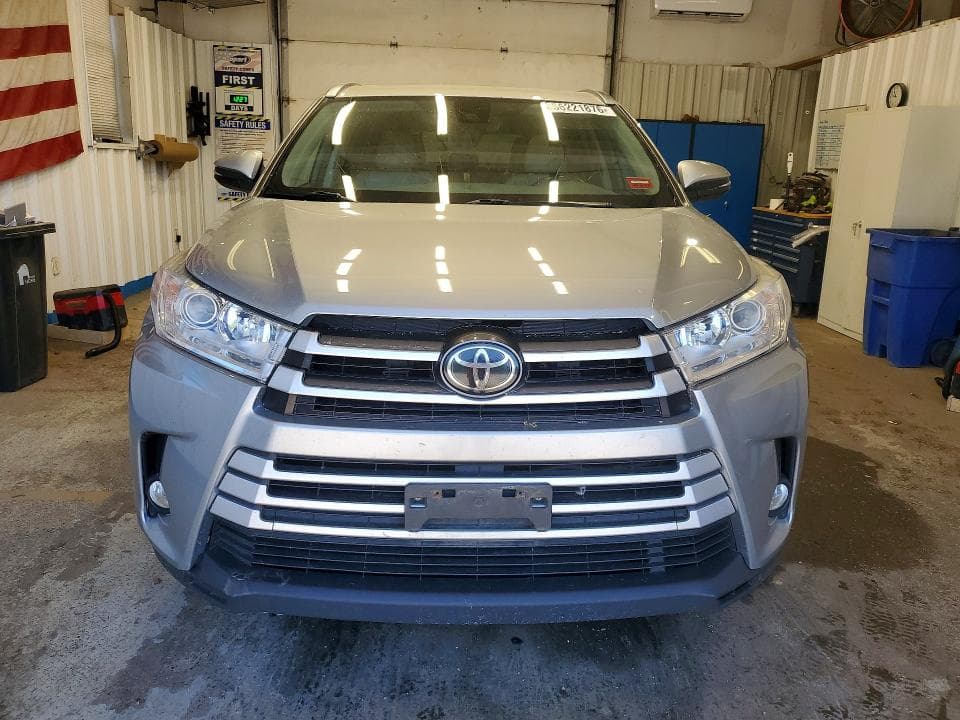 2017 TOYOTA HIGHLANDER XLE XLE 5