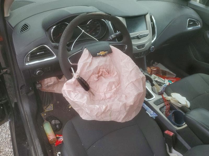 2018 CHEVROLET CRUZ 8