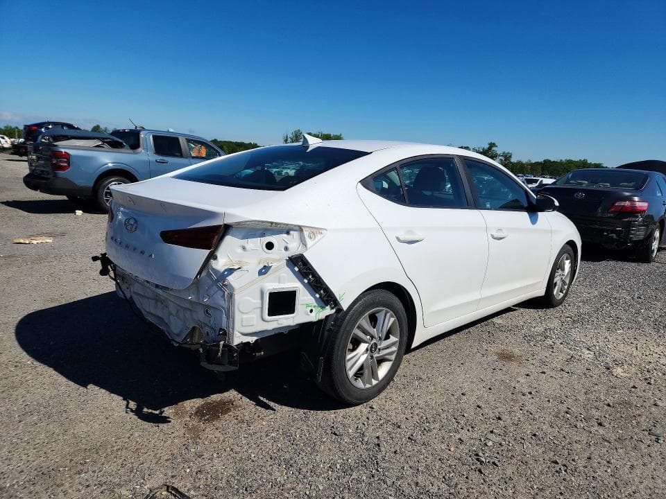 2020 HYUNDAI ELANTRA SEL 3