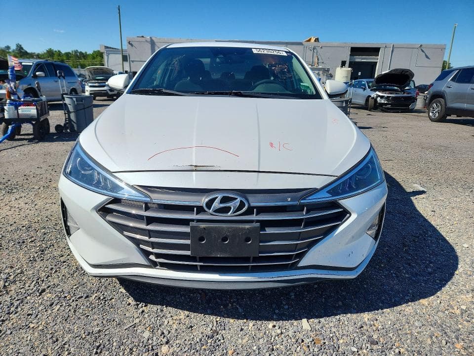 2020 HYUNDAI ELANTRA SEL 5