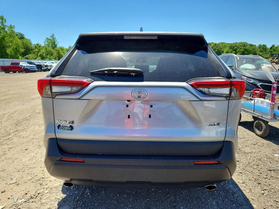 2023 TOYOTA RAV4 XLE 6