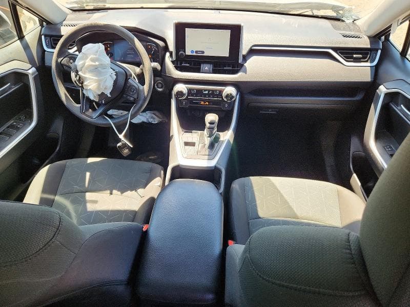 2023 TOYOTA RAV4 XLE 8