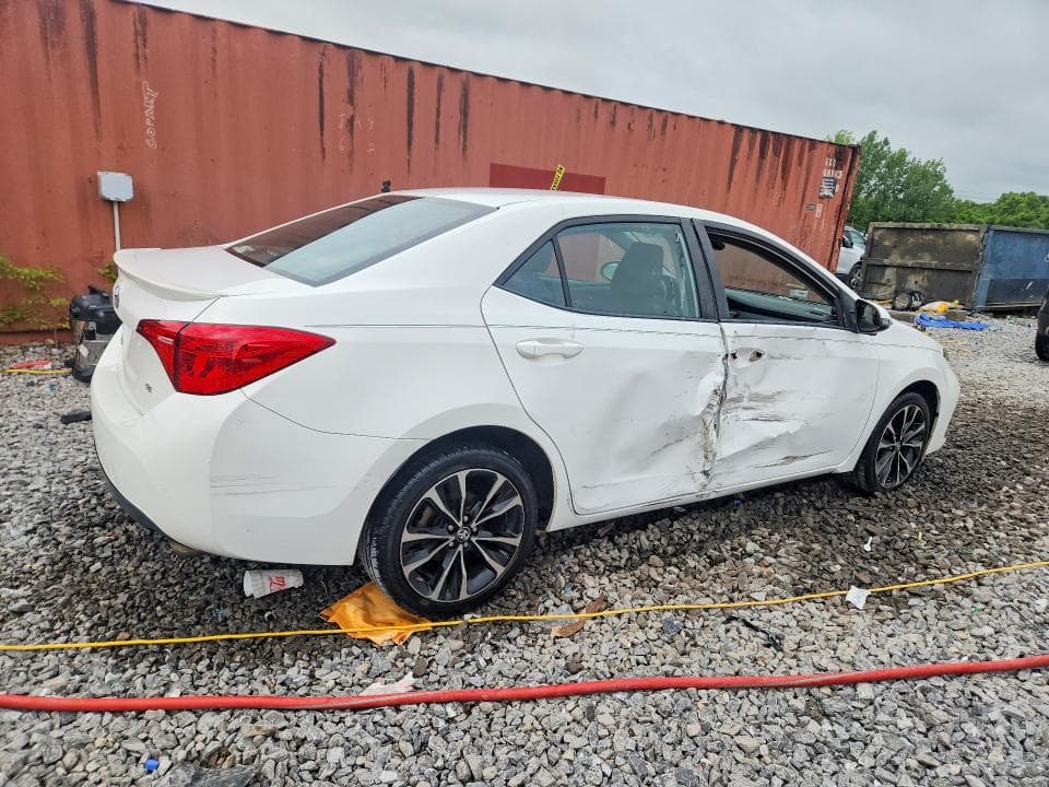 2018 TOYOTA COROLLA SE SE 3