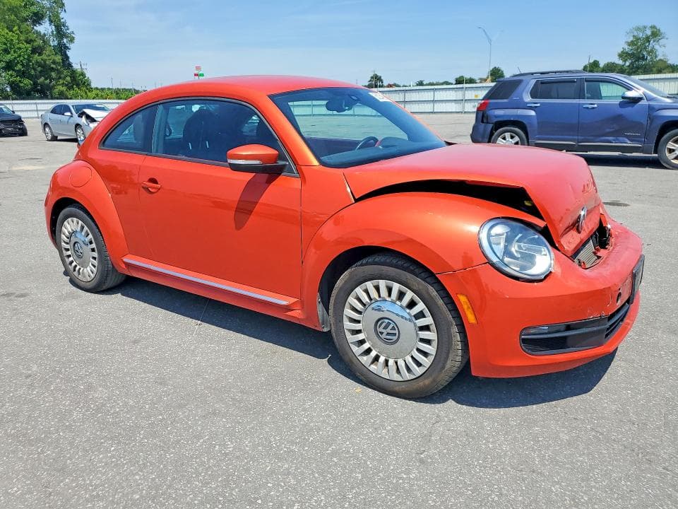 2016 VOLKSWAGEN BEETLE SE 4