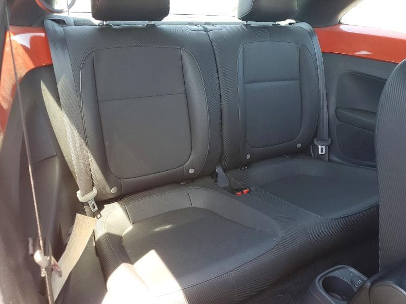 2016 VOLKSWAGEN BEETLE SE 10