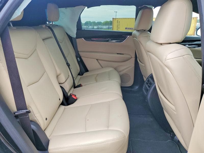 2018 CADILLAC XT5 11