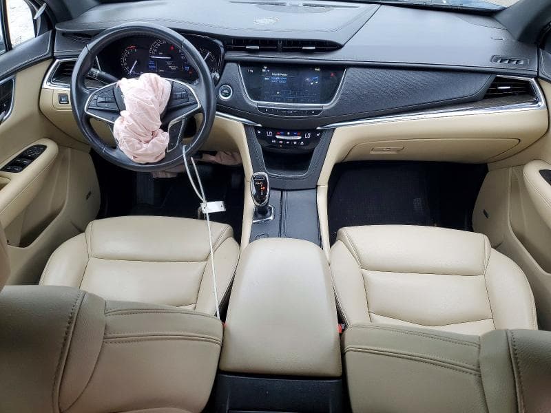 2018 CADILLAC XT5 8