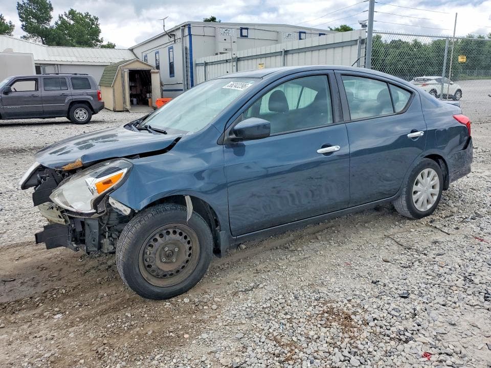 2017 NISSAN VERSA 1.6 SV 1