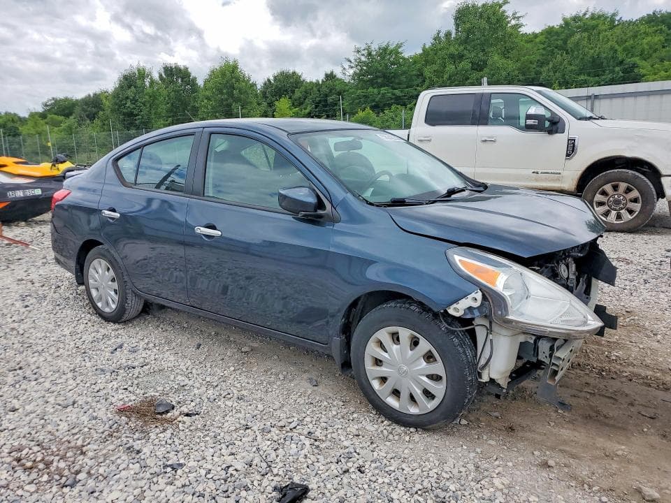 2017 NISSAN VERSA 1.6 SV 4