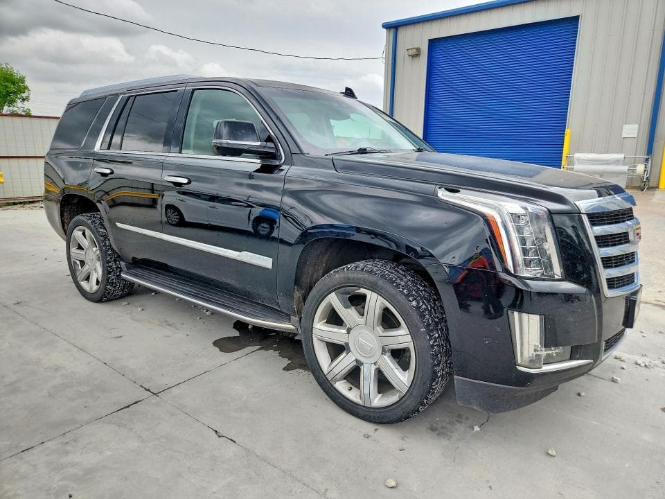 2017 CADILLAC ESCALADE LUXURY LUXURY 4