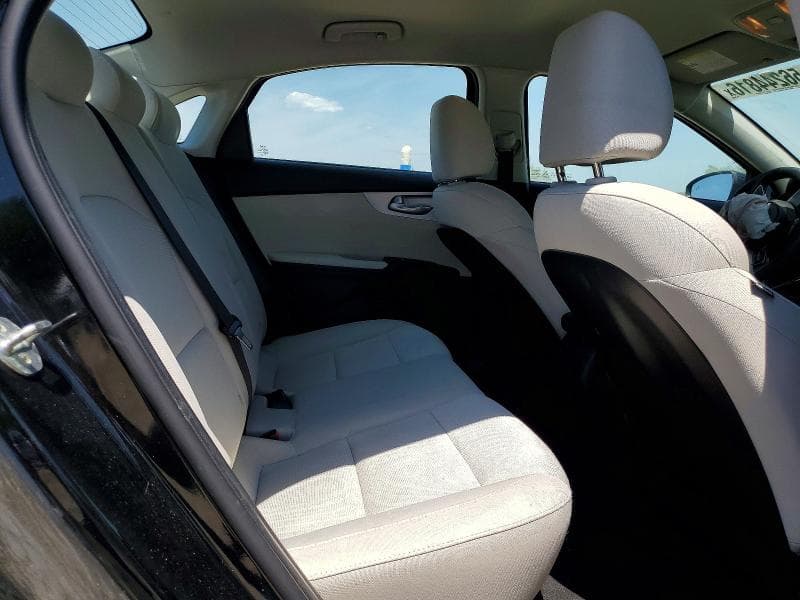 2023 KIA FORTE LXS 10