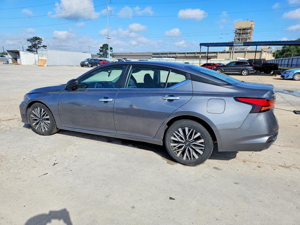 2024 NISSAN ALTIMA SV 2