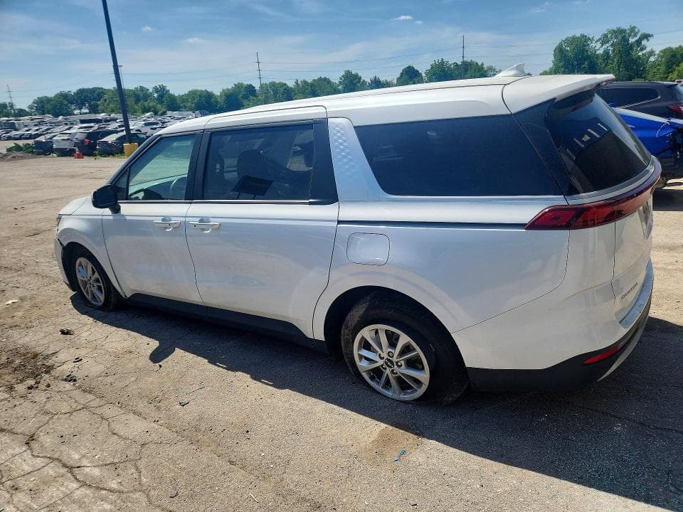 2024 KIA CARNIVAL LX 2