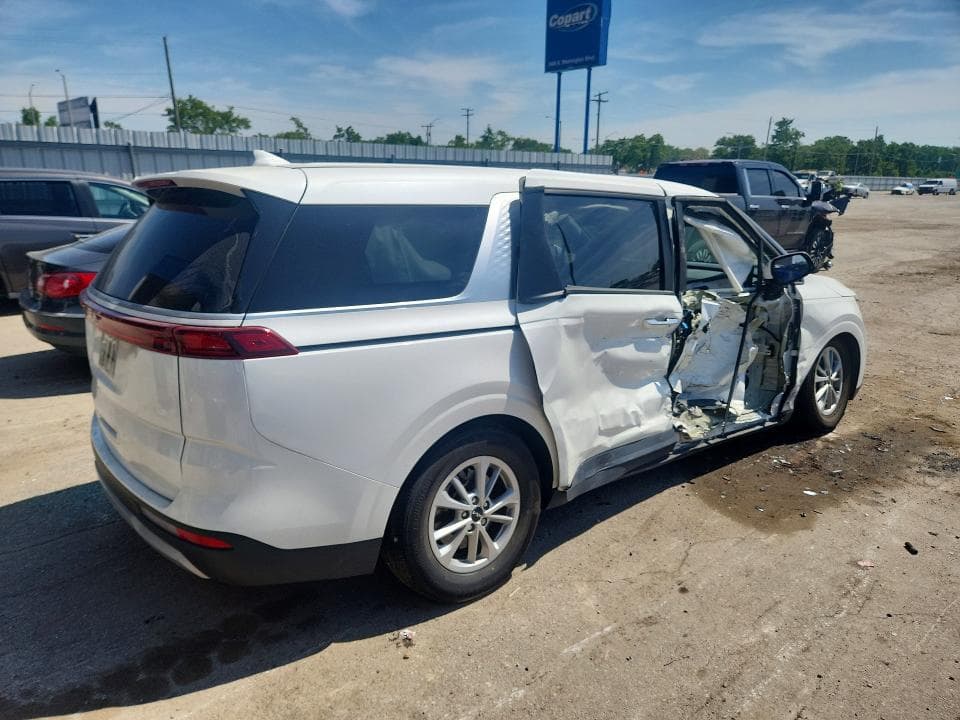 2024 KIA CARNIVAL LX 3