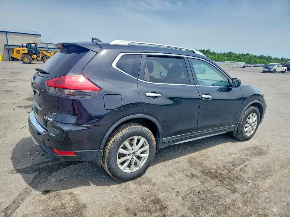 2017 NISSAN ROGUE SV 3
