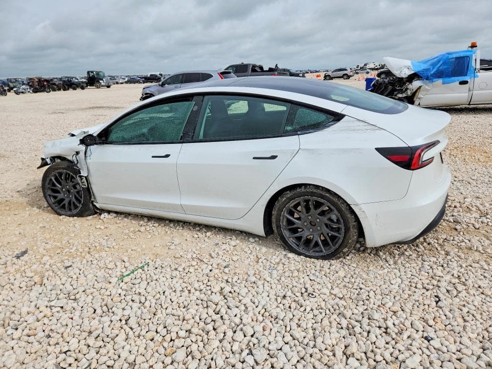 2025 TESLA MODEL 3 2
