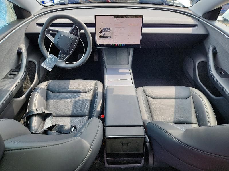 2025 TESLA MODEL 3 8
