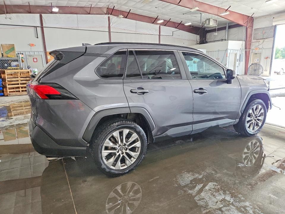 2020 TOYOTA RAV4 XLE PREMIUM XLE PREMIUM 3