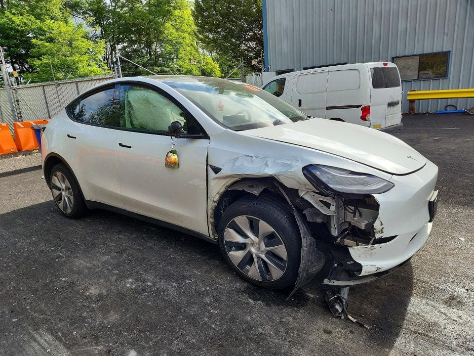 2022 TESLA MODEL Y 4
