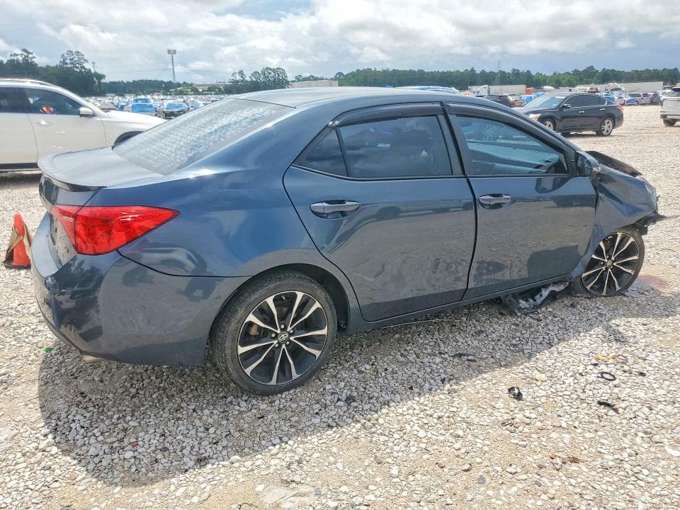 2018 TOYOTA COROLLA SE 3
