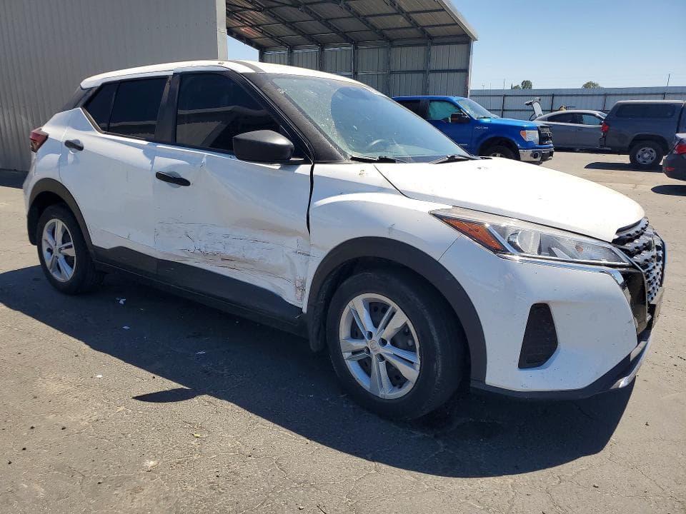 2022 NISSAN KICKS S 4