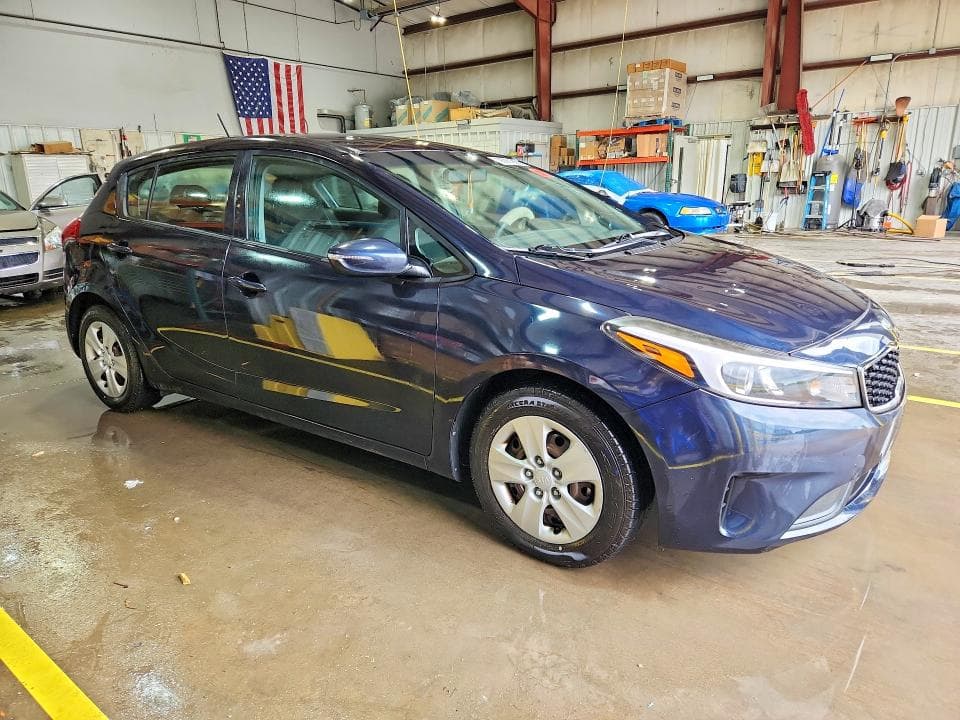 2017 KIA FORTE LX 4