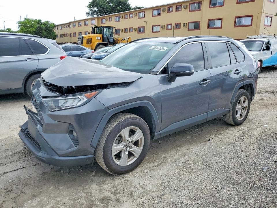 2021 TOYOTA RAV4 XLE 1